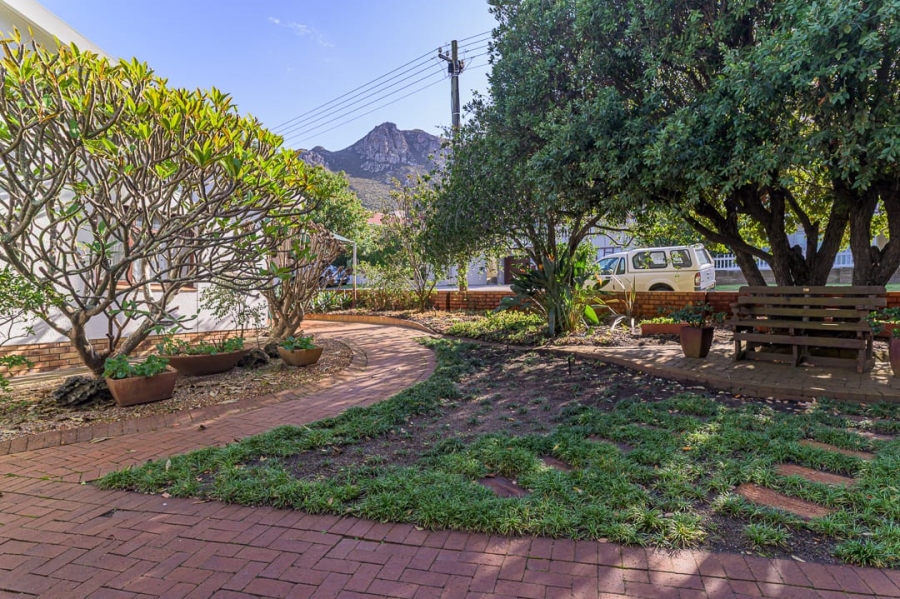 4 Bedroom Property for Sale in Voelklip Western Cape